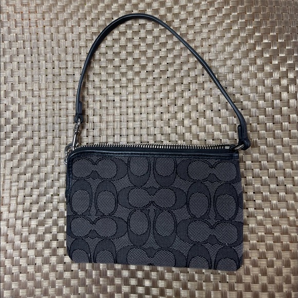 Coach small wristlet(s)- gently used but good condition! Looks new. - Picture 4 of 6